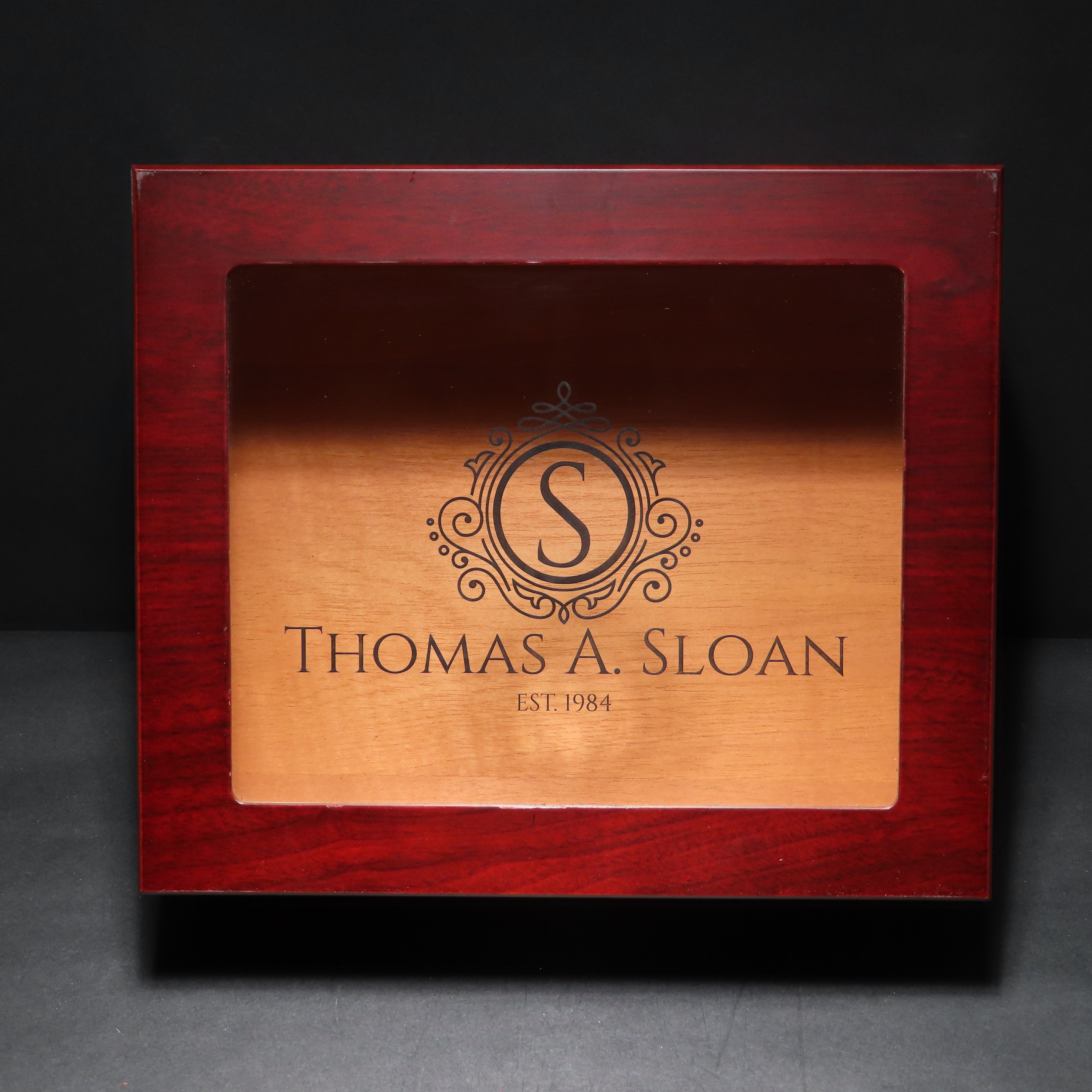 Engraved Cigar Humidor - engraveVine