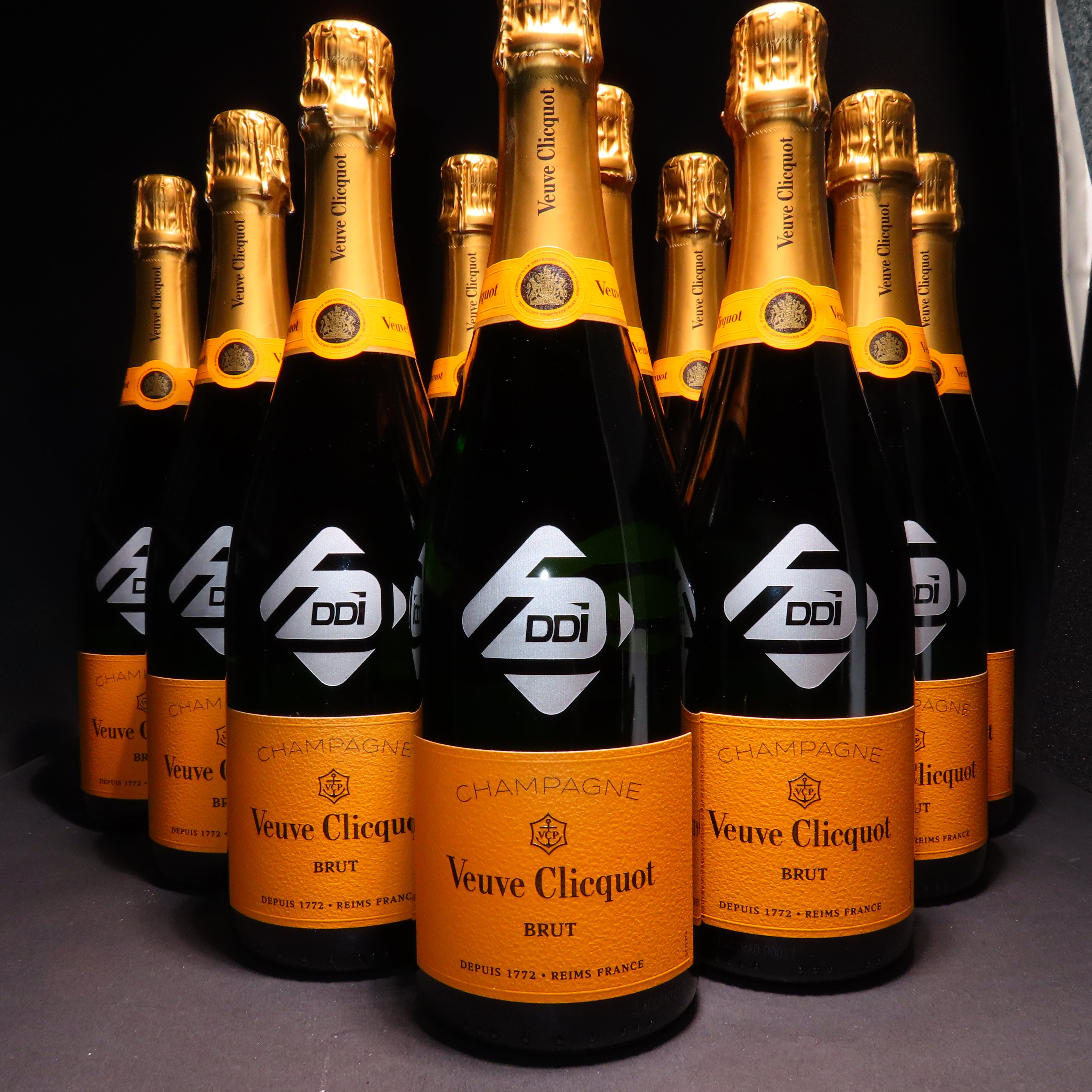 Engraved Veuve Clicquot Yellow Label Brut – Personalized Champagne