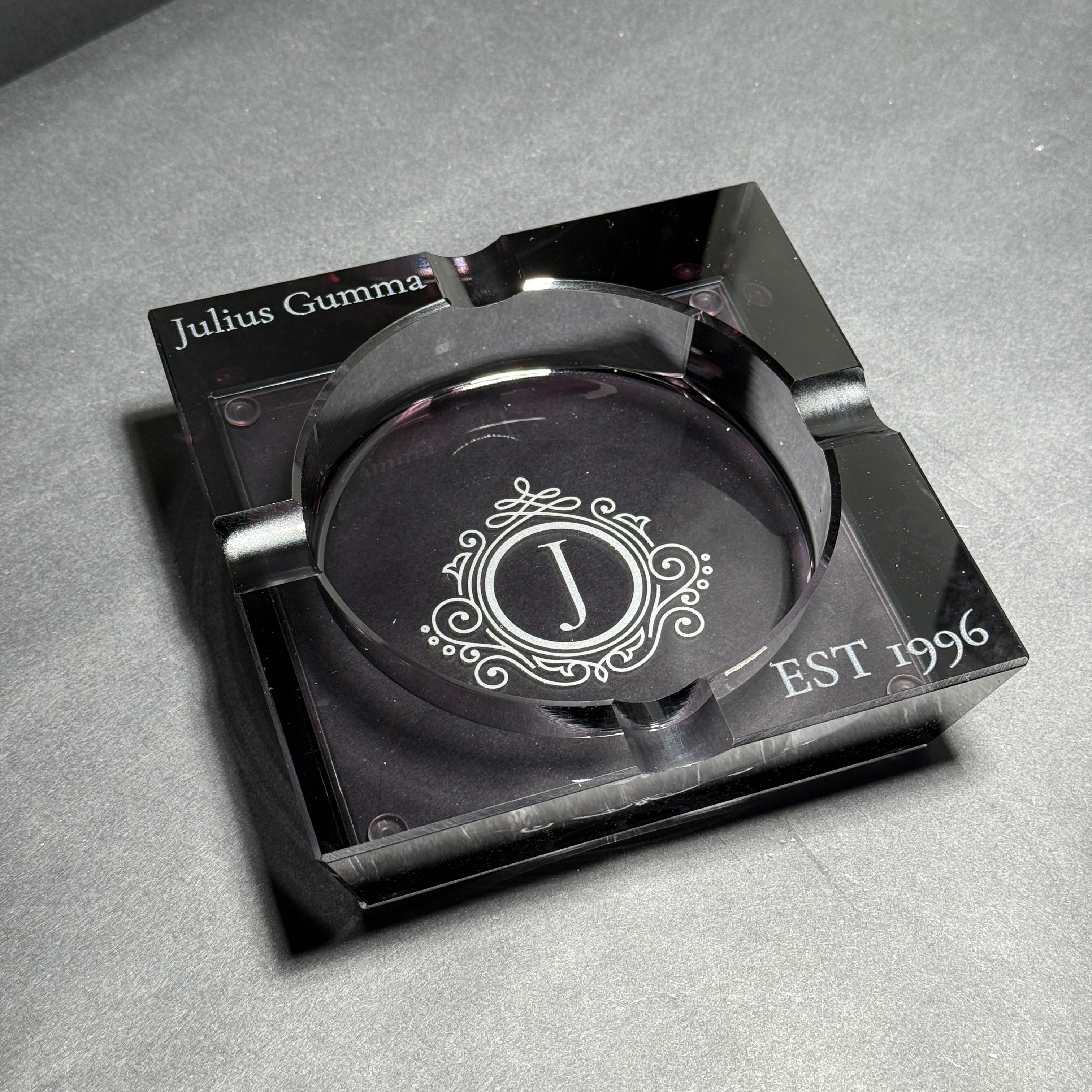 Crystal 4-Cigar Astray